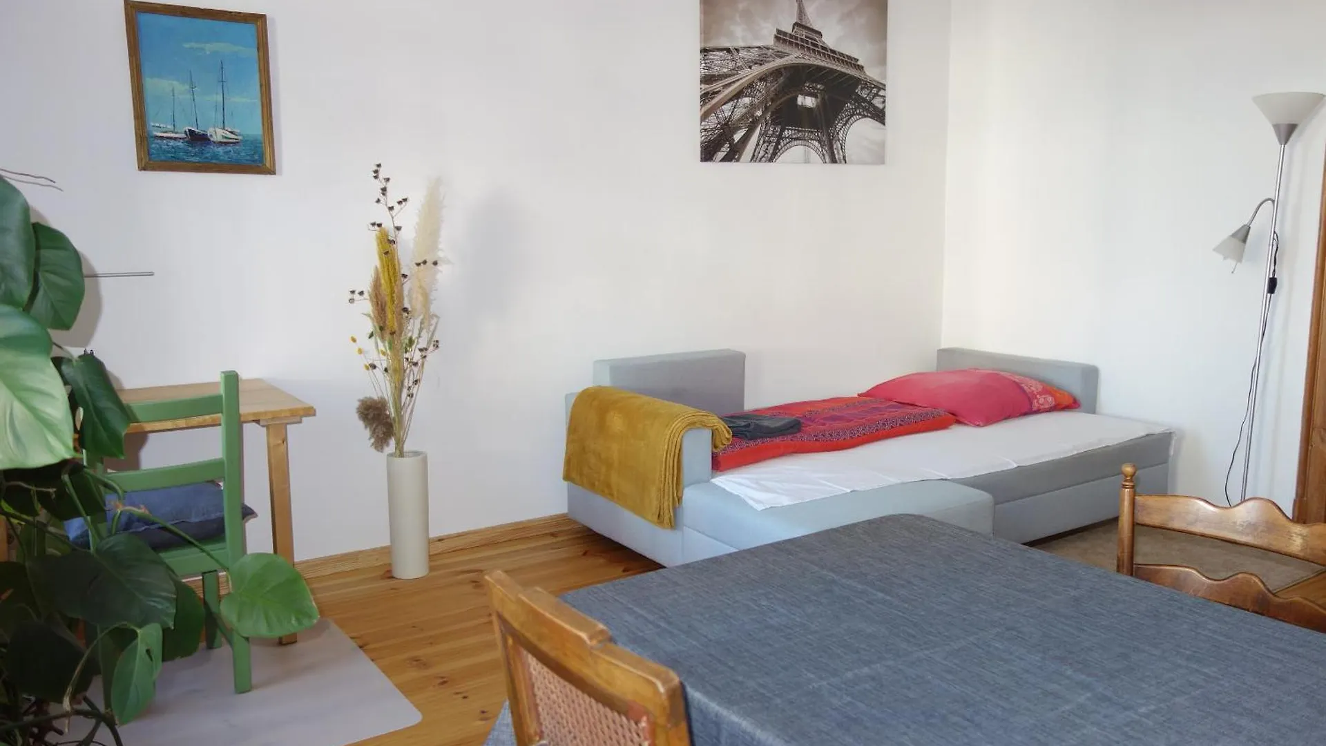 2-Raumwohnung Im Hecht Dresden 0*,  Germany